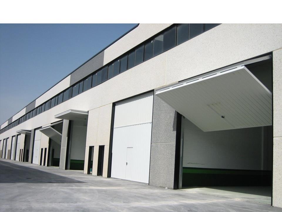 Puerta Basculante Industrial Contrapesada con peat